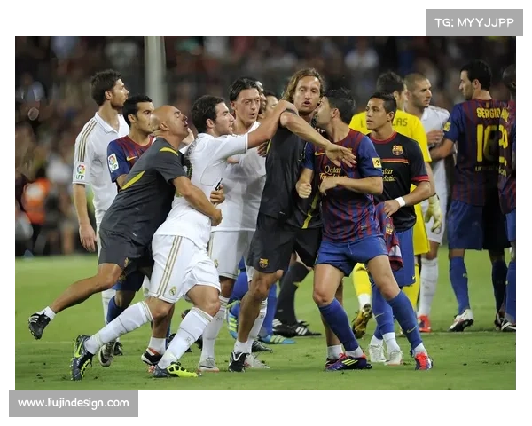 巴萨在超级杯中的战术调整与应对策略分析